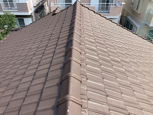 大垣市｜平板瓦の棟で劣化を発見！棟に追加でネジを打っていたようです